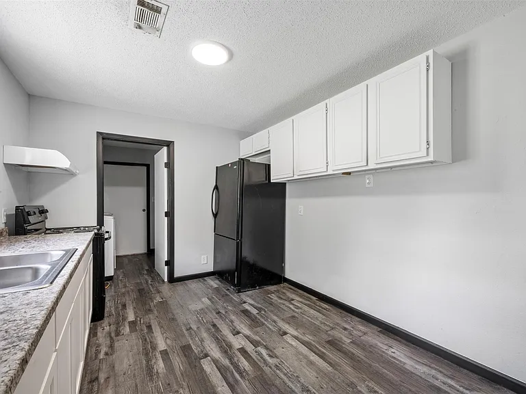541 Trails End Dr — Photo 9