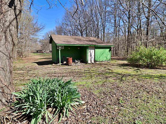 3rd image of 528 Old Fulton Rd