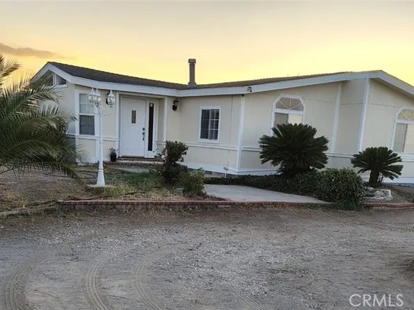 12782 Riggins Rd, Phelan, CA 92371