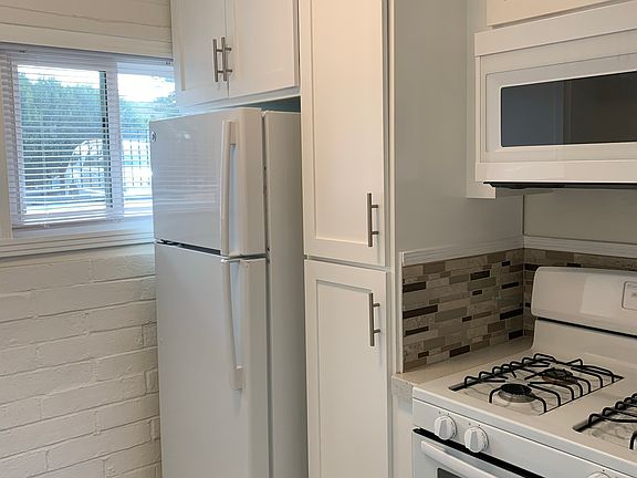 4th image of 106 Avenida Pelayo #B