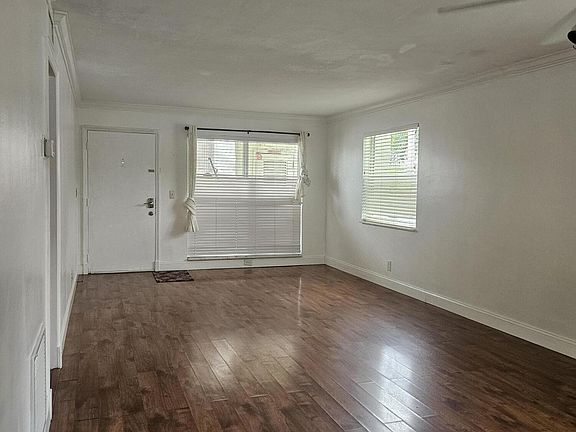 5th image of 55 SE 14TH Street #1010