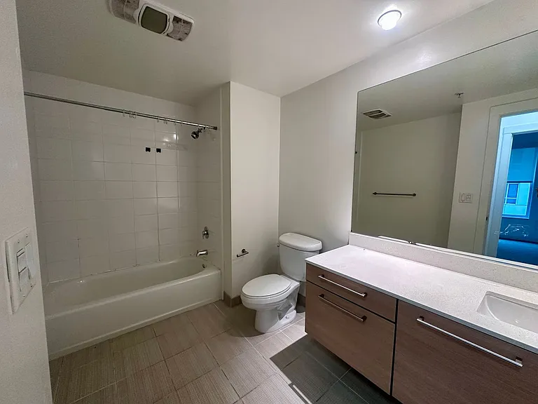 1160 Mission St #909 — Photo 10