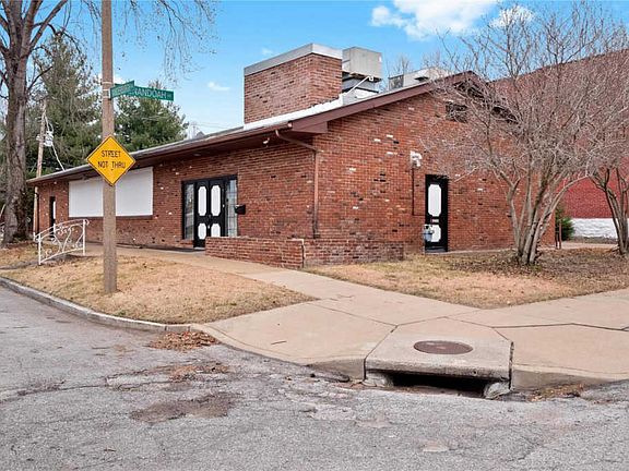 2nd image of 3525 Shenandoah Ave