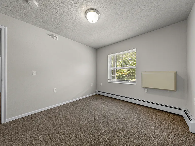 Washington Village East — Photo 10