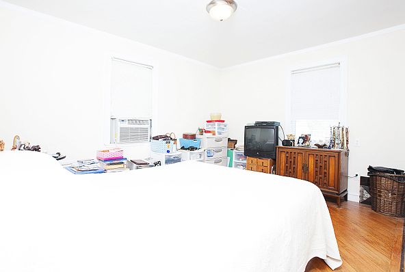 1st image of 143 Rocklyn Ave
