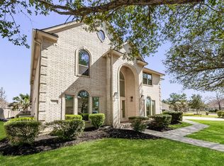 686 Edgewood Dr, Montgomery, TX 77356