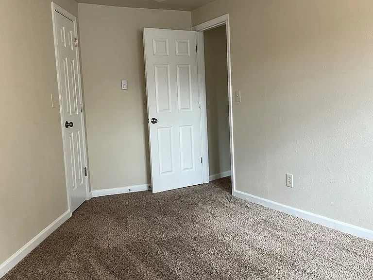 123 W Birch St — Photo 7