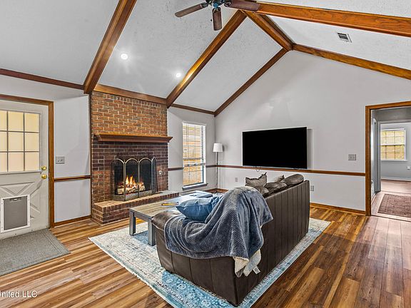 5th image of 109 Wildwood Ln