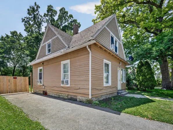 1223 Front St, Aurora, IL 60505