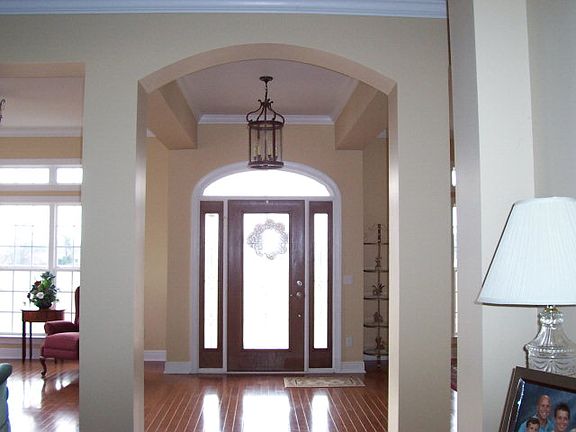 5th image of 216 Whisper Ln