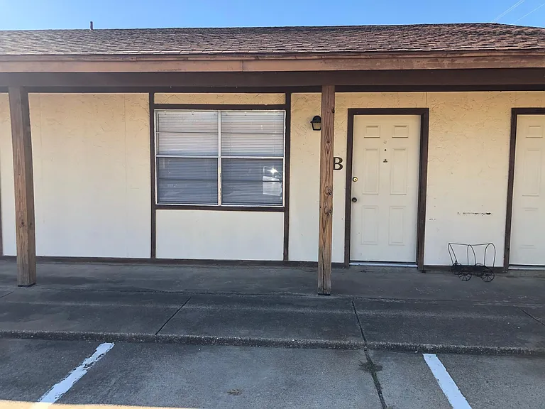 1411 Kilpatrick Ct #B — Photo 1
