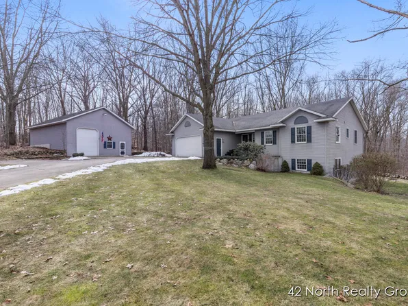 2149 Hilltop View Dr, Dorr, MI 49323