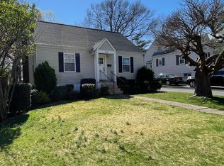 1020 16th St S, Arlington, VA 22202