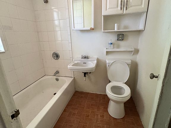 3rd image of 518 3rd St