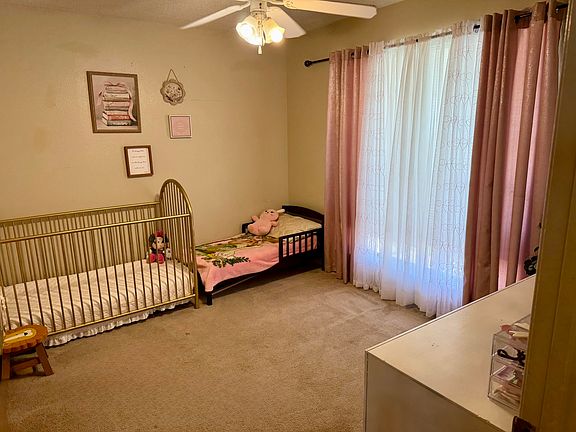 3rd image of 325 Walnut St