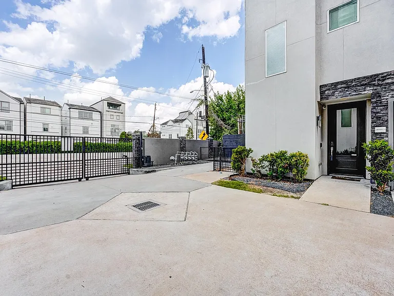 8409 Hempstead Rd #A — Photo 41