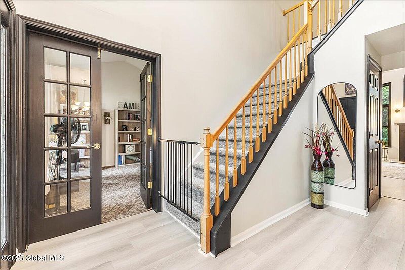5th image of 124 Woodfield Boulevard