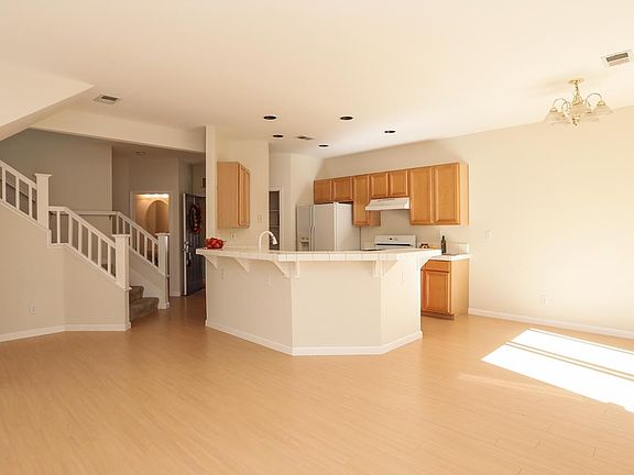 5th image of 3706 Seine Ct