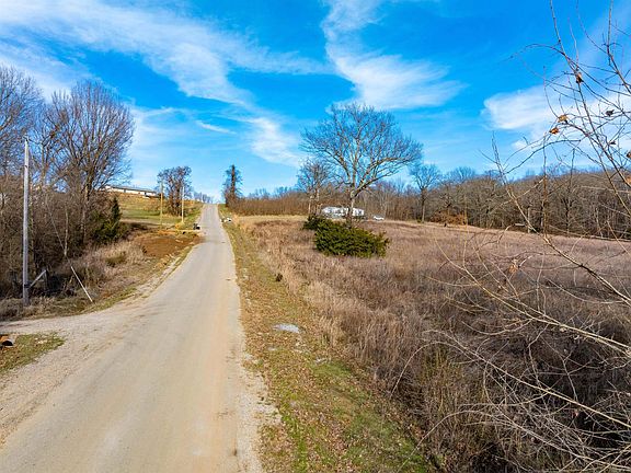 4th image of Deer Valley Rd