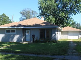 2110 Chestnut Ave, Sterling, IL 61081