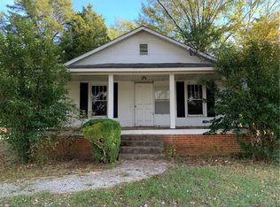 3915 Hampton Rd, Clemmons, NC 27012