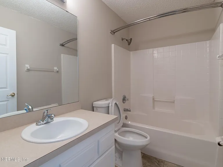 1736 Daytona Ln — Photo 17