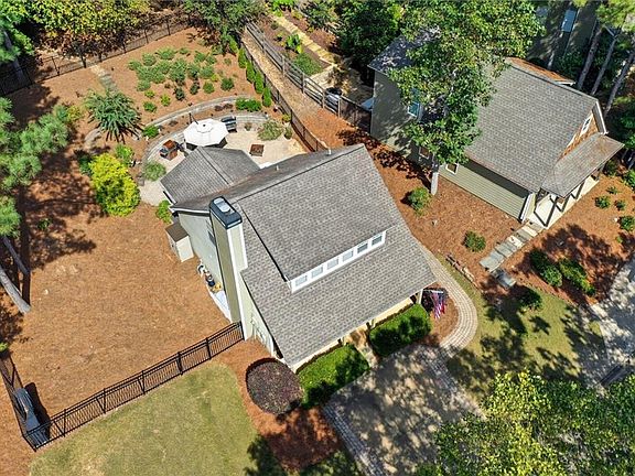 4th image of 263 Lakeside Dr