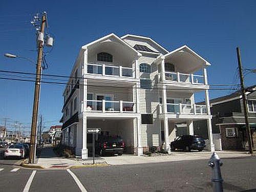 1st image of 4215 Landis Ave Unit 301