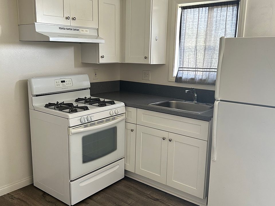 2nd image of 32120 Avenue D