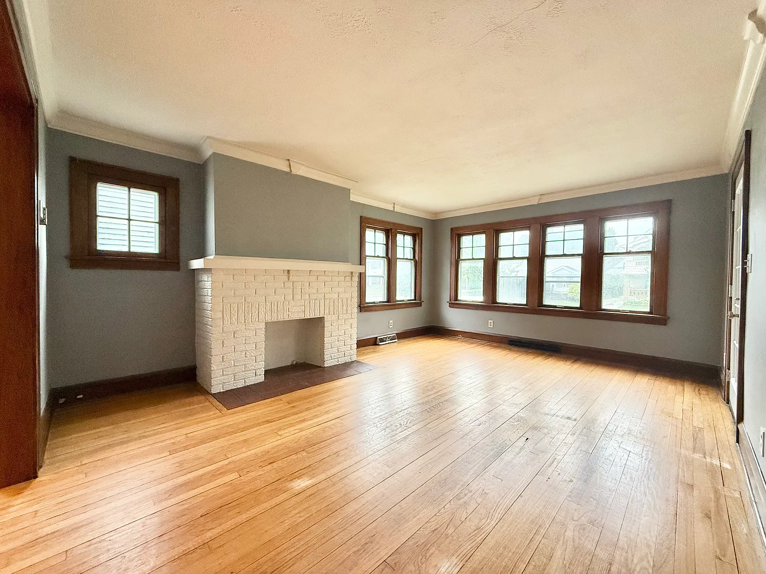 2 bed, 1200 sqft, $1,595 — Photo 2