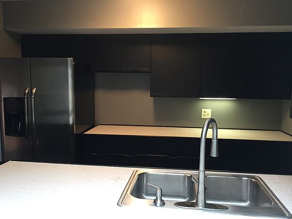 4th image of 16 Greenview Dr