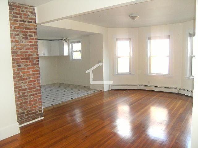2nd image of 505 Washington St #01