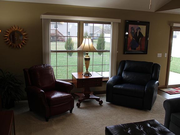 2nd image of 1134 Parklawn Ct