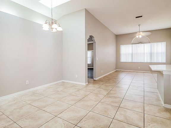 5th image of 6152 Weatherwood Cir
