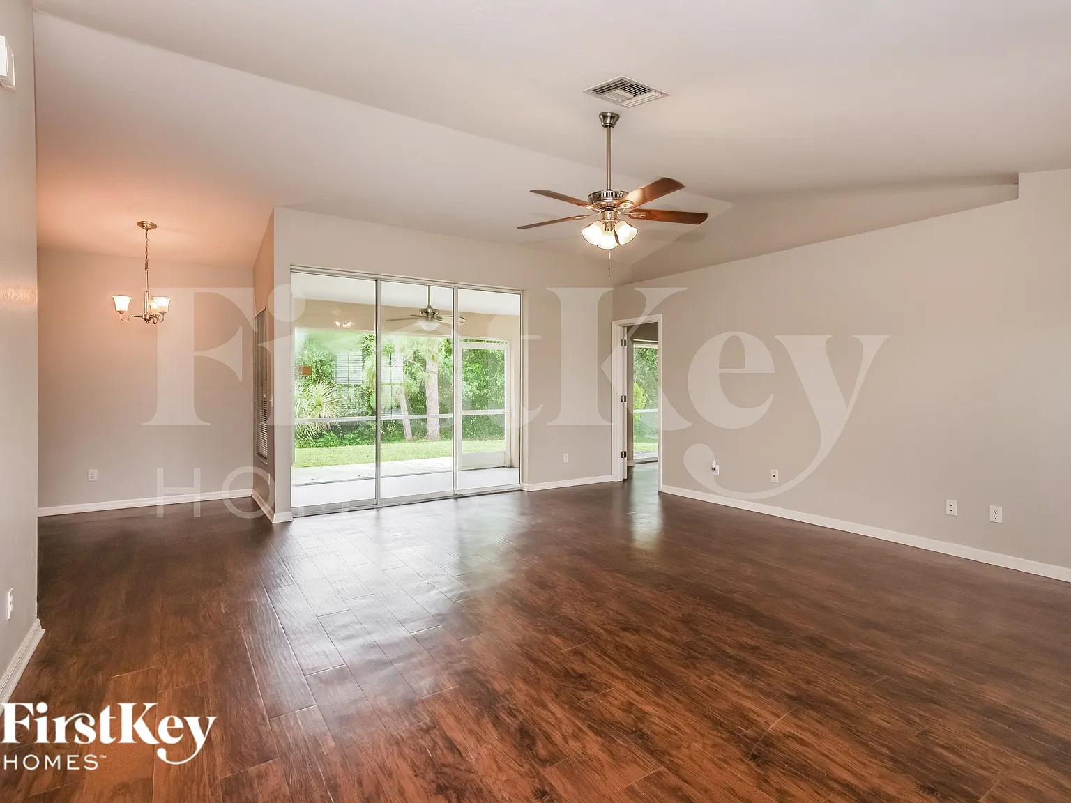 3 bed, 2.0 bath, 1494 sqft, $2,325 — Photo 2