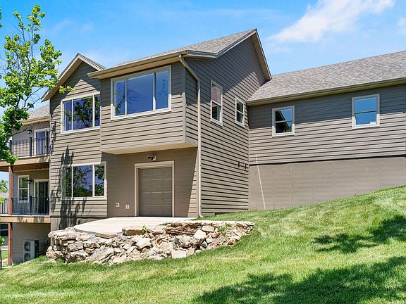 4th image of 409 Silverwood Circle