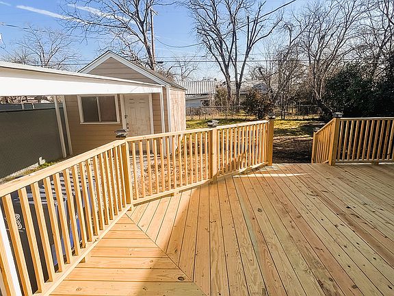 4th image of 2306 Austin Ave