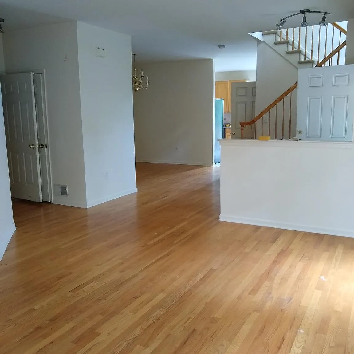 3 bed, 2.5 bath, 1899 sqft, $3,500 — Photo 3