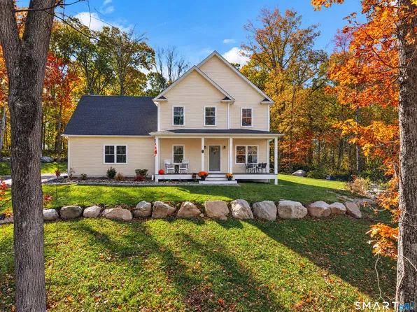 14 Wildflower Trail, North Stonington, CT 06359
