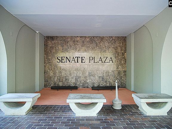 2nd image of 1520 Senate St #8B