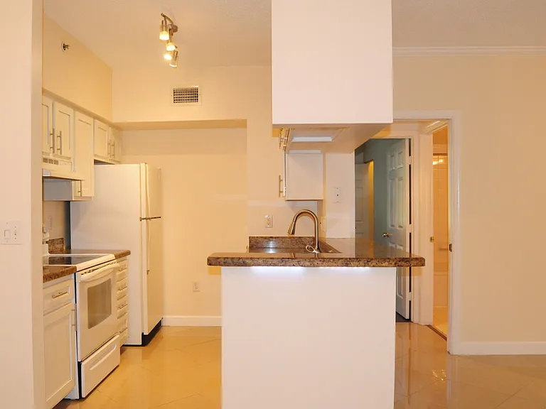 11685 W Atlantic Blvd #923 — Photo 4