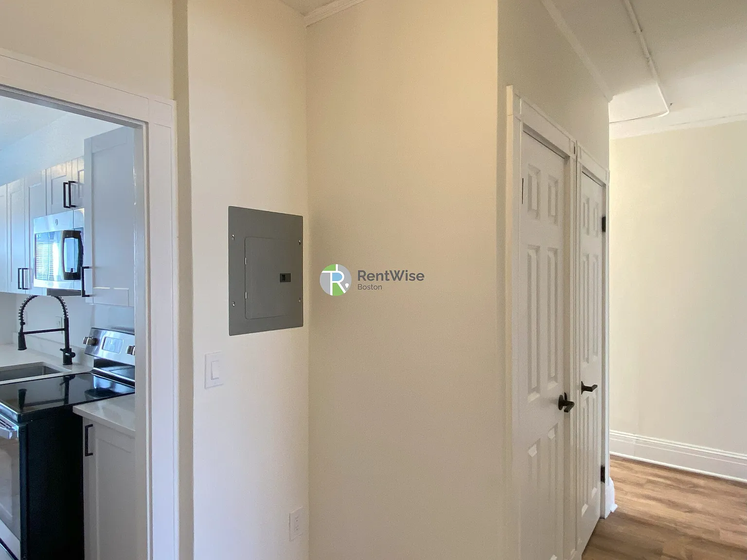 2 bed, 1.0 bath, $2,875 — Photo 3