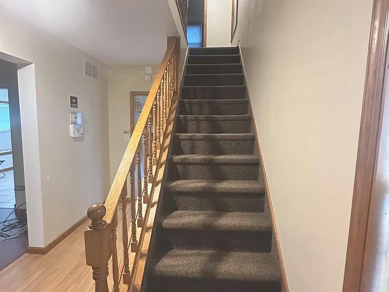 700 Schiller Ave — Photo 9