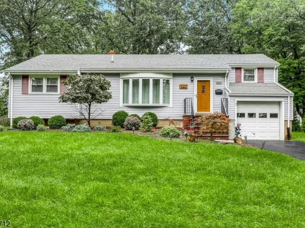64 Rodger Ct, Wyckoff Twp., NJ 07481