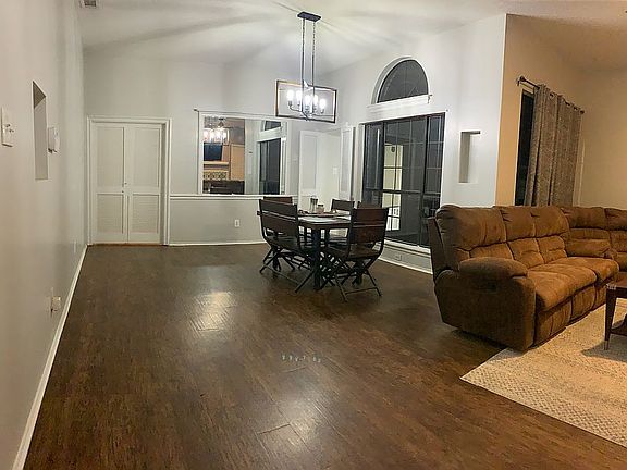 4th image of 6935 Cedar Knoll Dr