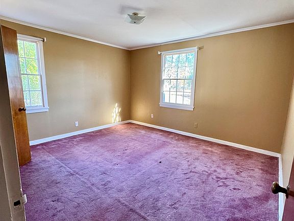 4th image of 502 Chason St