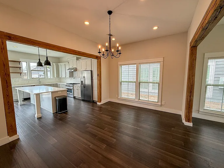517 W Wright St — Photo 5