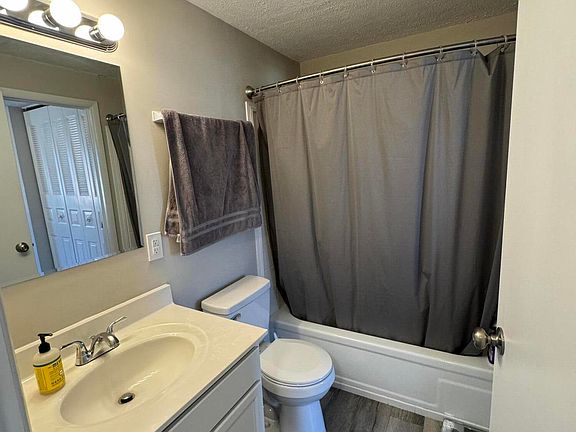 3rd image of 4359 Beechgrove Dr