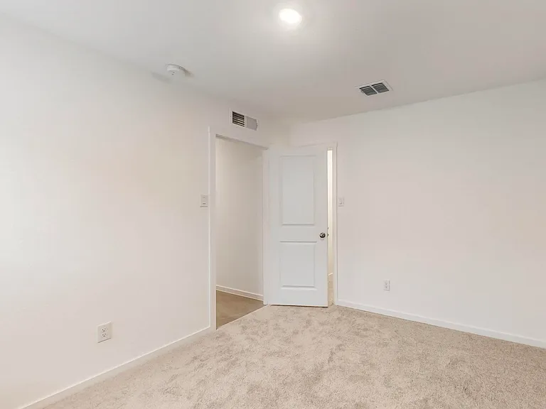 7412 Woodpecker Dr — Photo 16