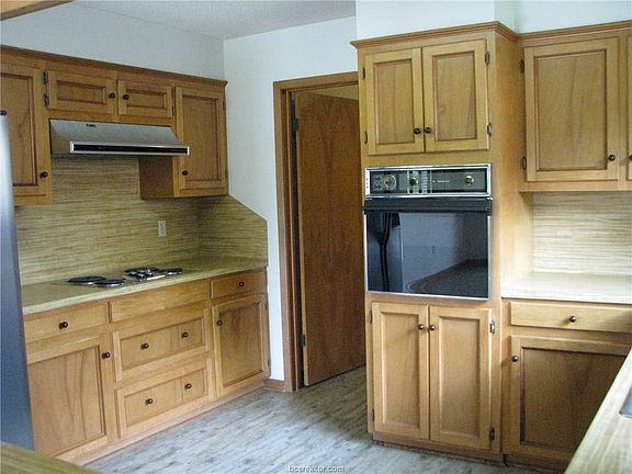 3rd image of 2600 Vicksburg Ct